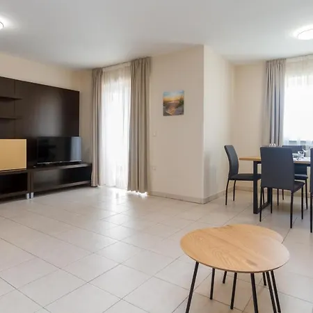 Ponent 612 In Marina By Locap Group Apartment *