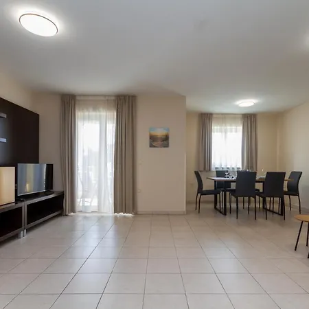 Ponent 612 In Marina By Locap Group Apartment *
