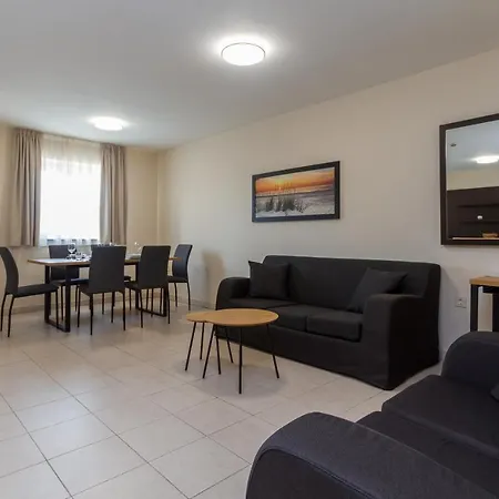Ponent 612 In Marina By Locap Group Apartment