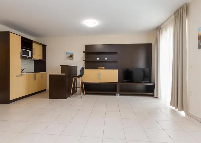 Ponent 612 In Marina By Locap Group